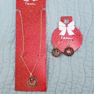 NWT Christmas Wreath Jewelry Set